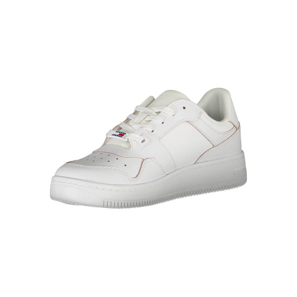 Sneakers by Tommy Hilfiger for women in polyester polyethylene leather white presents a sumptuous silhouette as Women's Fashion Polyester Polyethylene Leather Sneakers, expertly defined by a sumptuous fashion style for a sumptuous, high-fashion look.