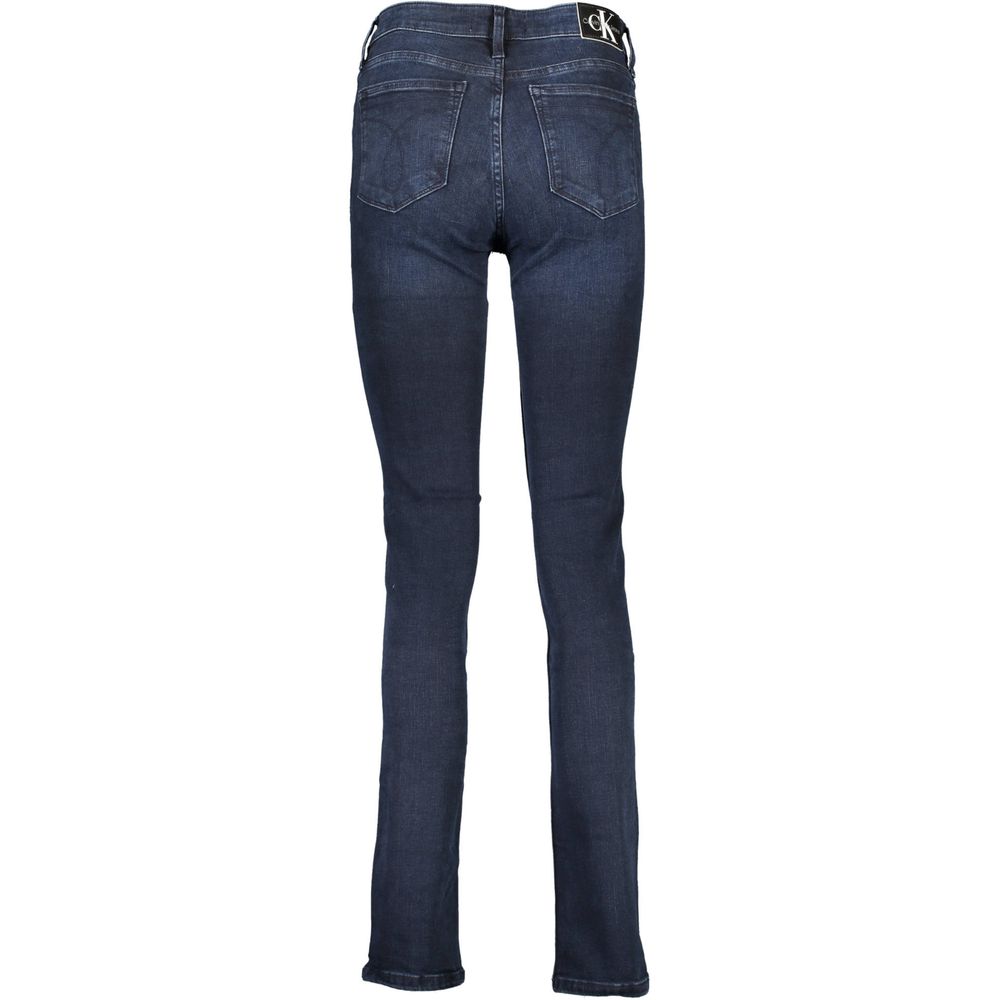 Pants by Calvin Klein for women in cotton blue features a enduring silhouette, showcasing a enduring slim and long with a for a premium, tailored aesthetic.