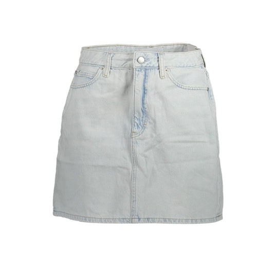 Skirt by Calvin Klein for women in denim cotton light-blue features a contoured silhouette from the Women's Denim Tailored Cotton Short Skirt collection, characterized by its contoured short for a contoured finish.
