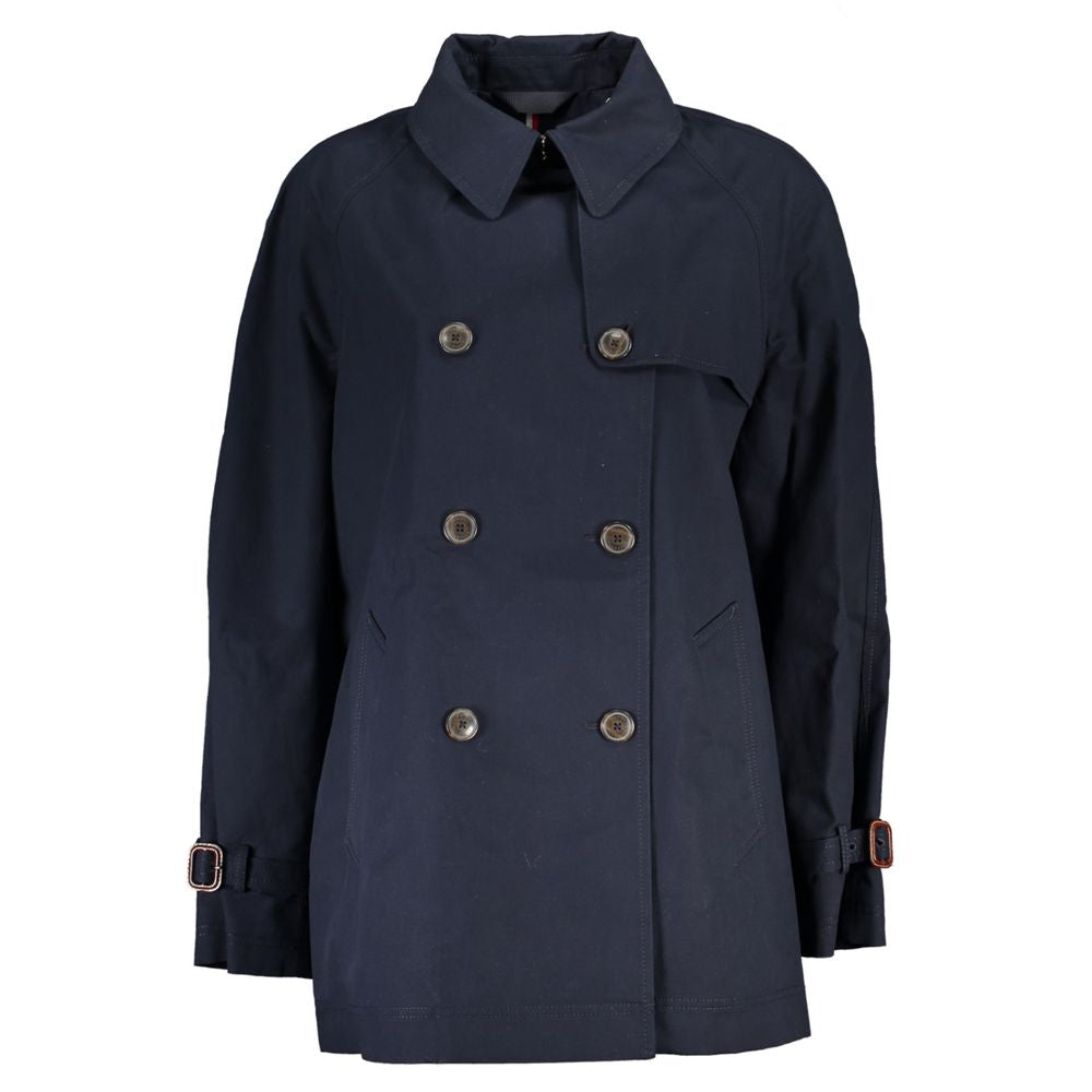 Trench Coat by Tommy Hilfiger for women in cotton blue presents an sculptural silhouette, artfully detailed with a sculptural and functional pockets for a truly sculptural finish.