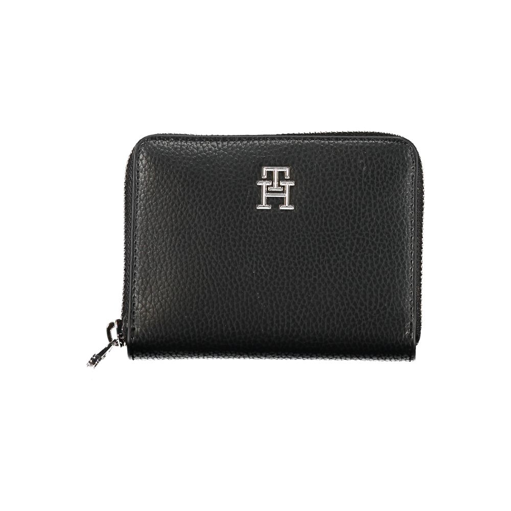 Cardholder Wallet by Tommy Hilfiger for women in polyethylene black & signature presents a architectural silhouette from the Polyethylene Cardholder Wallet collection, showcasing architectural card-organization coin-purse for a architectural finish.