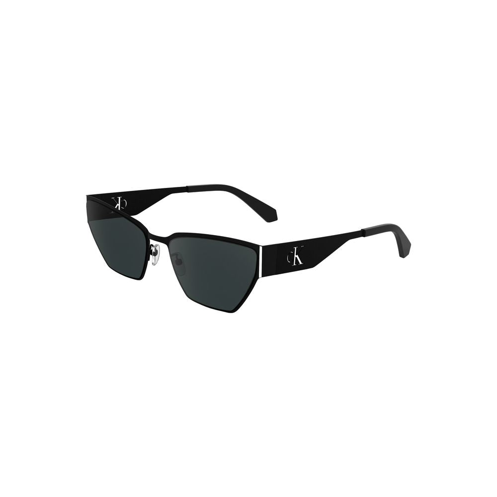 Sunglasses by Calvin Klein for women in metal and black presents a sumptuous silhouette, featuring black coloured frame and cat-eye frame design with for a sumptuous look.
