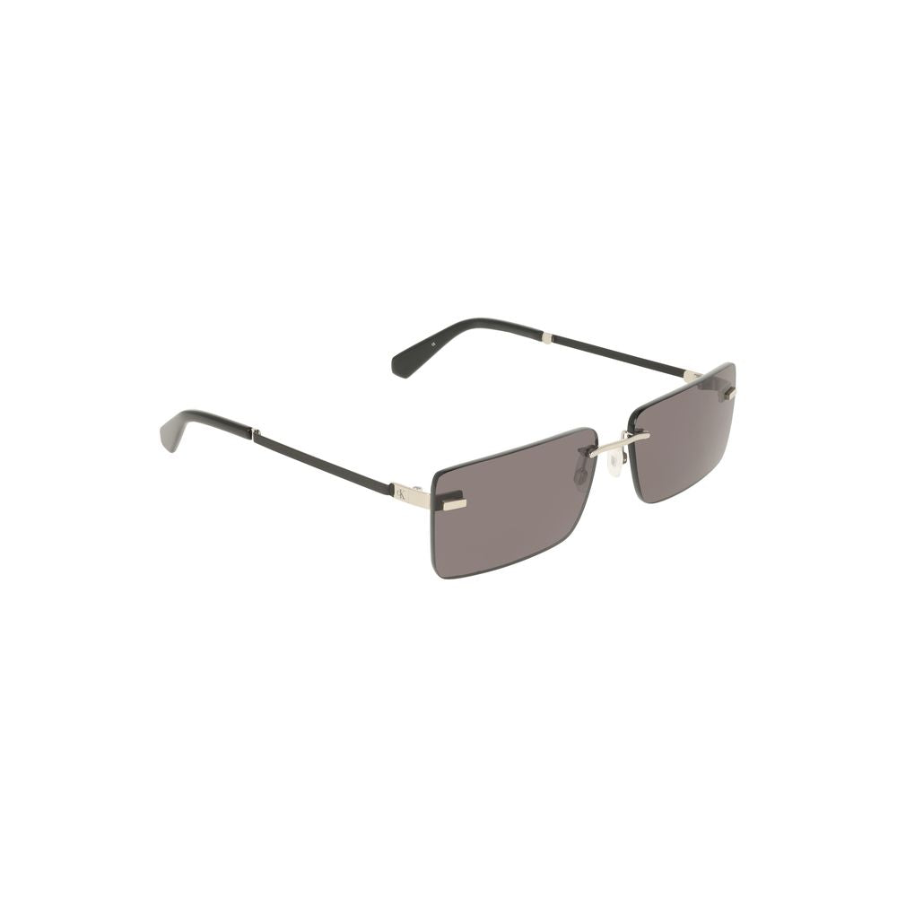 Sunglasses by Calvin Klein for women in cotton black features an lustrous with black coloured frame detailing and for a lustrous aesthetic.