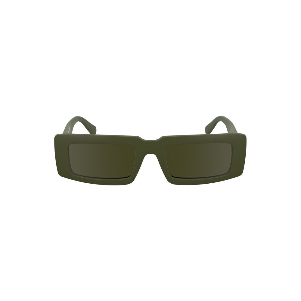 This Sunglasses by Calvin Klein for women in fabric green presents a sumptuous silhouette, showcasing a sumptuous in green coloured frame and high-performance .