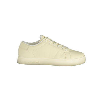 Sneakers by Calvin Klein for men in polyester & polyethylene white features an sumptuous design from the Crisp Men's Fashion Polyester & Polyethylene Sneakers collection, highlighting a sumptuous fashion style for a premium, high-fashion look.