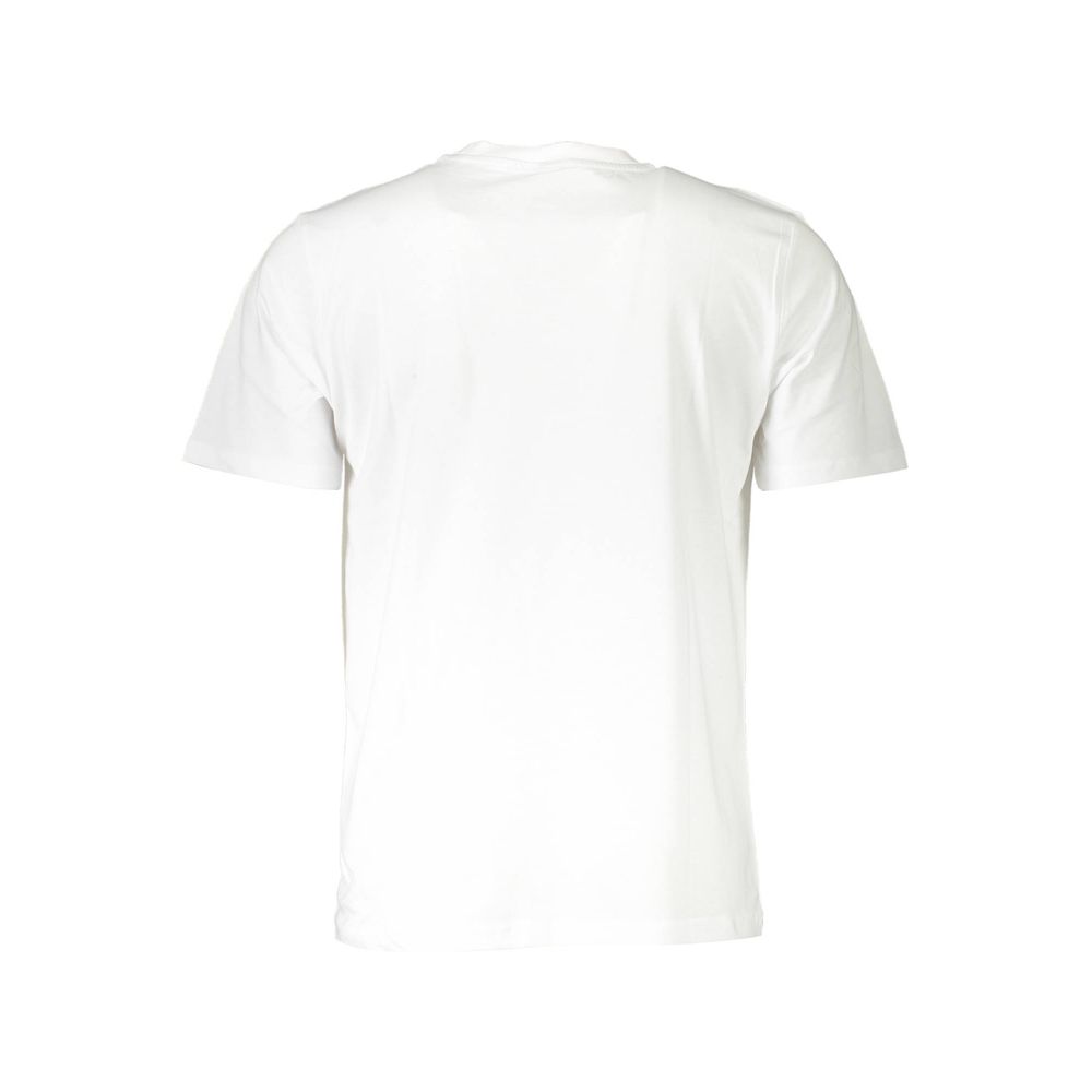 T-Shirt by North Sails for men in cotton white showcases a chic silhouette, artfully detailed with a chic round neckline and for a chic finish.