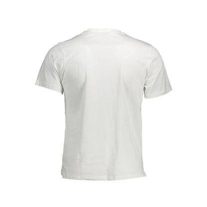 T-Shirt by North Sails for men in cotton natural & white features an on trend silhouette, perfectly showcasing a on trend and for an elevated aesthetic.