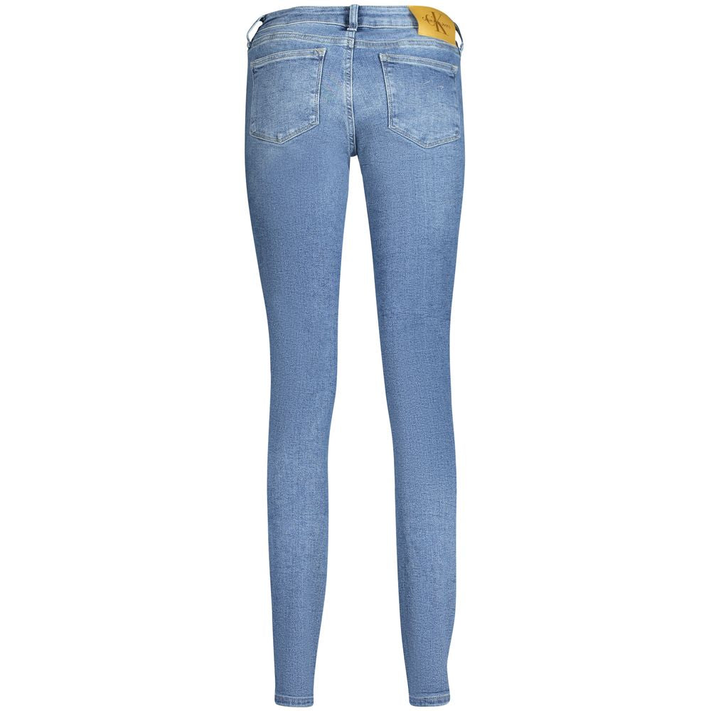 Jeans by Calvin Klein for women in stretch denim cotton blue features an sartorial skinny and long with a mid rise cut for a sartorial finish.