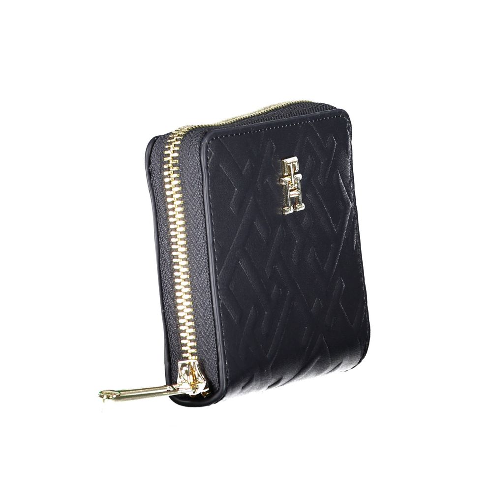 Wallet by Tommy Hilfiger for women in polyethylene blue & signature features a streamlined silhouette, showcasing the streamlined Polyethylene Wallet design with sophisticated for a premium look.