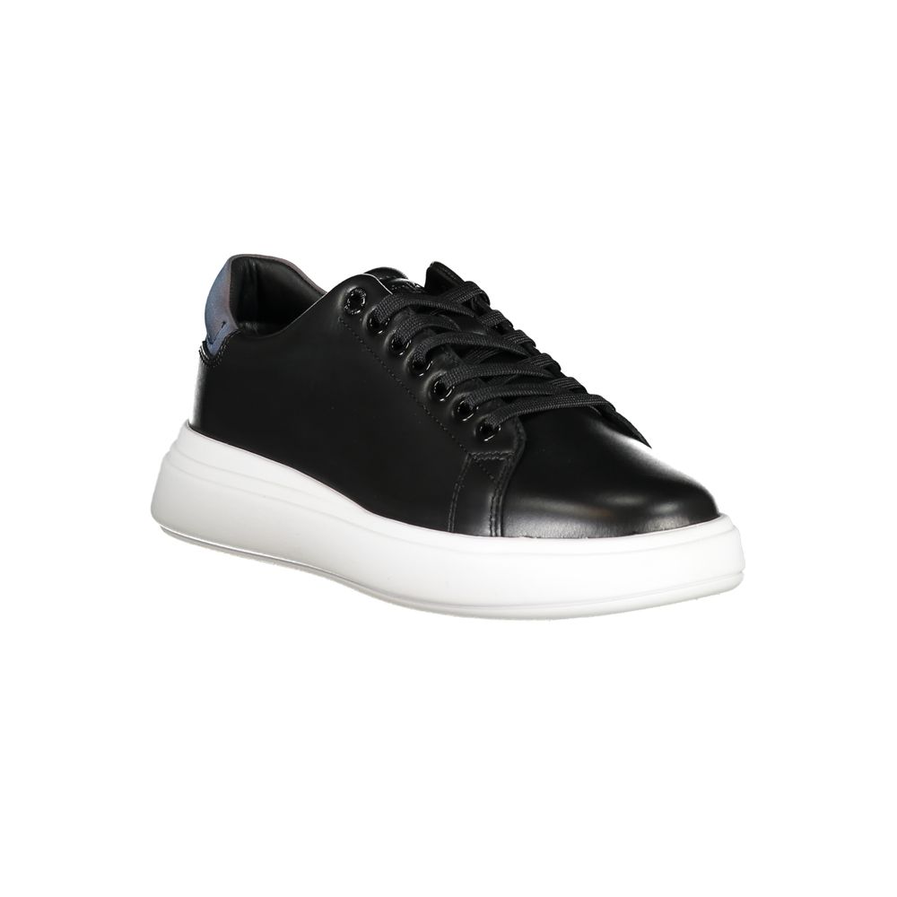 Sneakers by Calvin Klein for women in polyester polyurethane leather black presents a sumptuous silhouette as Women's Low-Top Polyester Polyurethane Leather Sneakers, expertly defined by a sumptuous low-top style for a sumptuous, high-fashion look.