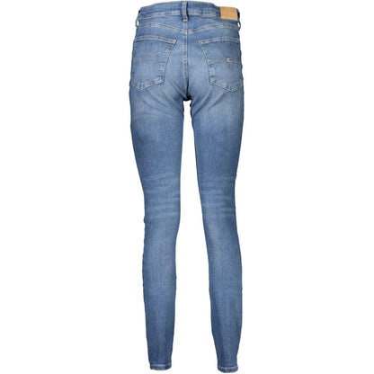 Jeans by Tommy Hilfiger for women in cotton blue features an sophisticated and skinny with a precise long, creating a sophisticated and sophisticated silhouette.