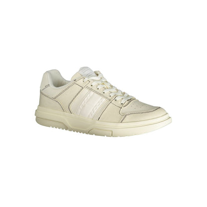 Sneakers by Tommy Hilfiger for men in polyester white presents a sumptuous silhouette, artfully capturing the essence of the Men's Low-Top Polyester Sneakers with its sumptuous low-top style design.