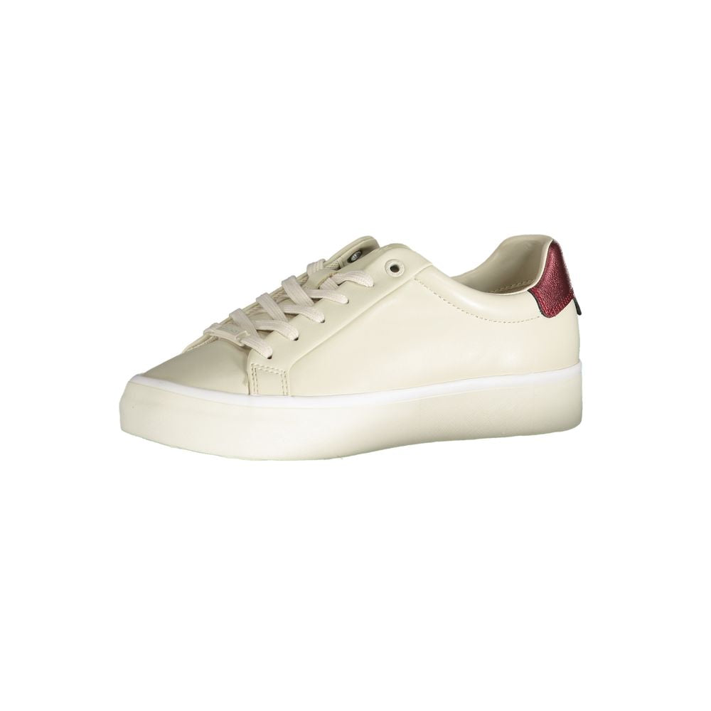 Sneakers by Calvin Klein for women in polyester polyurethane leather beige & print presents a sumptuous silhouette from the Women's Low-Top Polyester Polyurethane Leather Sneakers collection, showcasing a sumptuous low-top style for an elevated aesthetic.