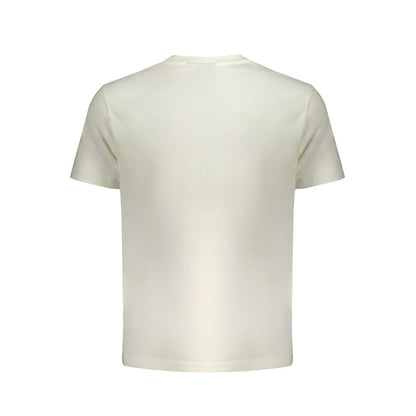 T-Shirt by Wrangler for men in cotton white features an on trend silhouette, perfectly showcasing a on trend and for an elevated aesthetic.