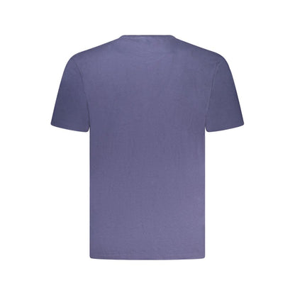 T-Shirt by Wrangler for men in cotton blue & print features an on trend silhouette, perfectly showcasing a on trend and for an elevated aesthetic.