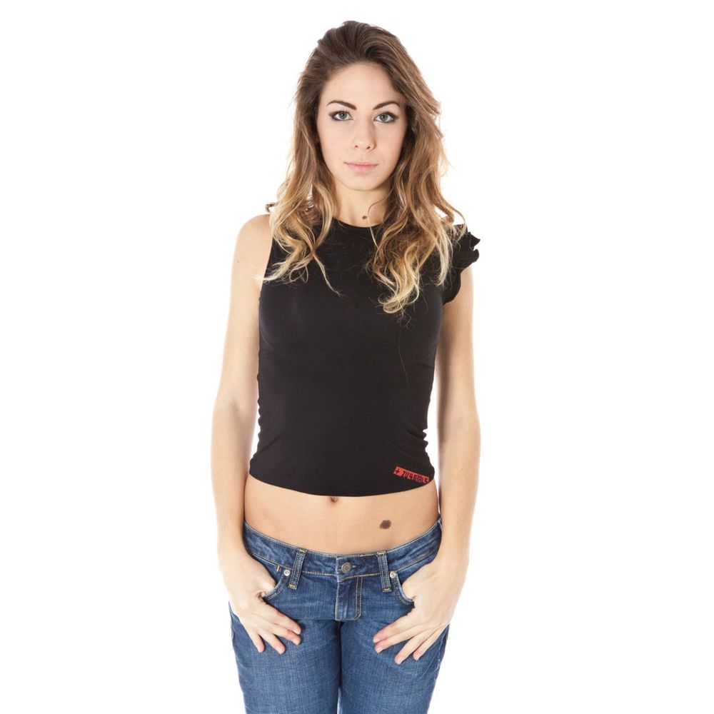 T-Shirt by Zuelements for women in lycra black showcases a dramatic silhouette, elegantly detailed with a dramatic crew neckline and short-sleeve for a truly dramatic finish.