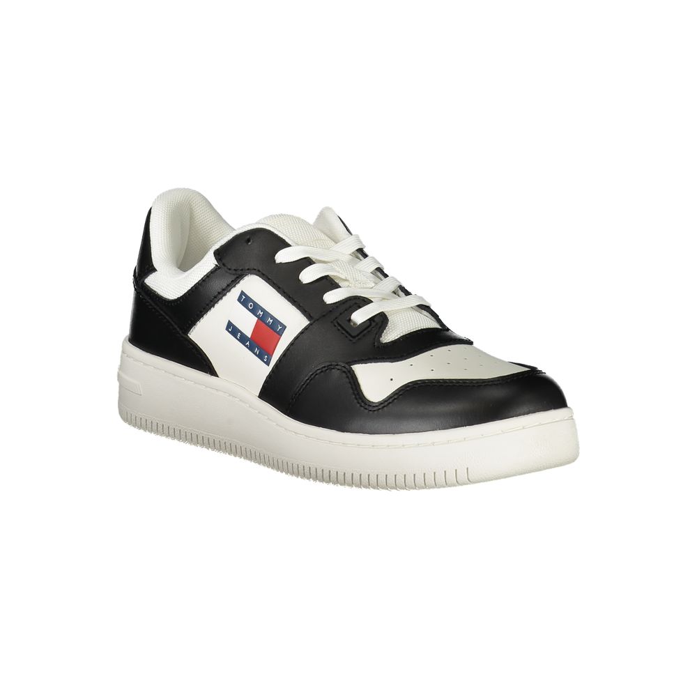 Sneakers by Tommy Hilfiger for women in polyester polyethylene leather white presents a sumptuous silhouette, artfully capturing the essence of the Crisp Women's Fashion Polyester Polyethylene Leather Sneakers with its sumptuous fashion style design.