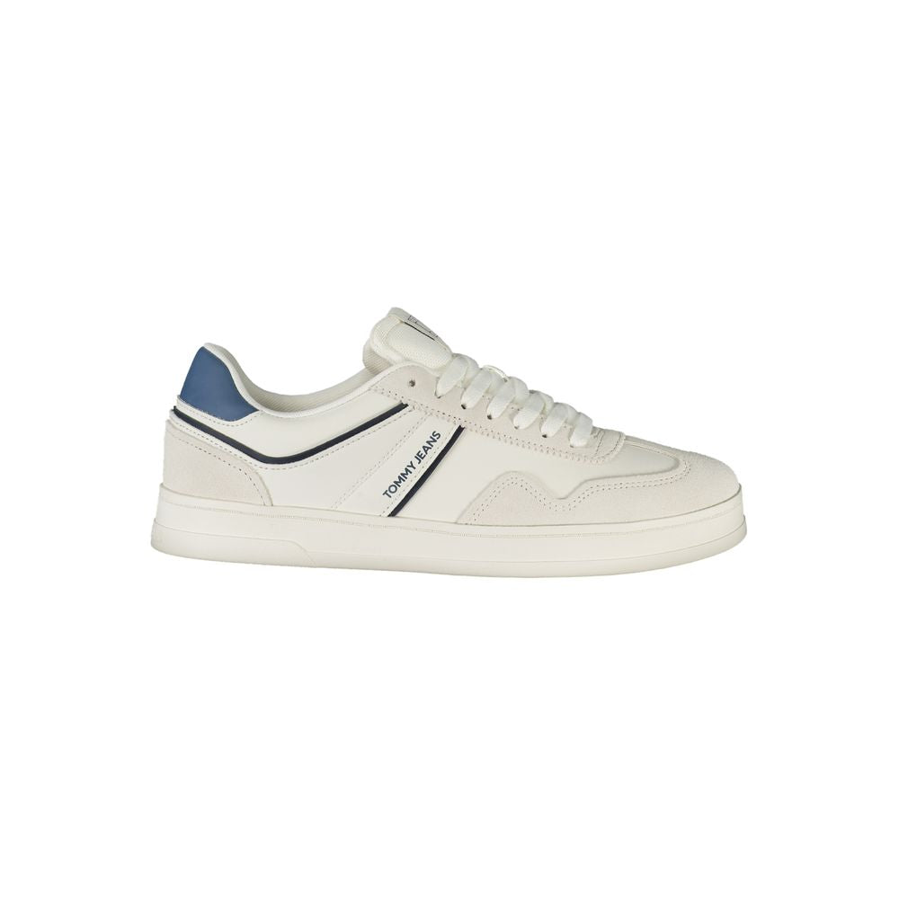 Sneakers by Tommy Hilfiger for men in polyethylene white features an sumptuous silhouette, showcasing the premium Men's Fashion Polyethylene Sneakers in a sumptuous fashion style that offers a sumptuous finish for refined style.