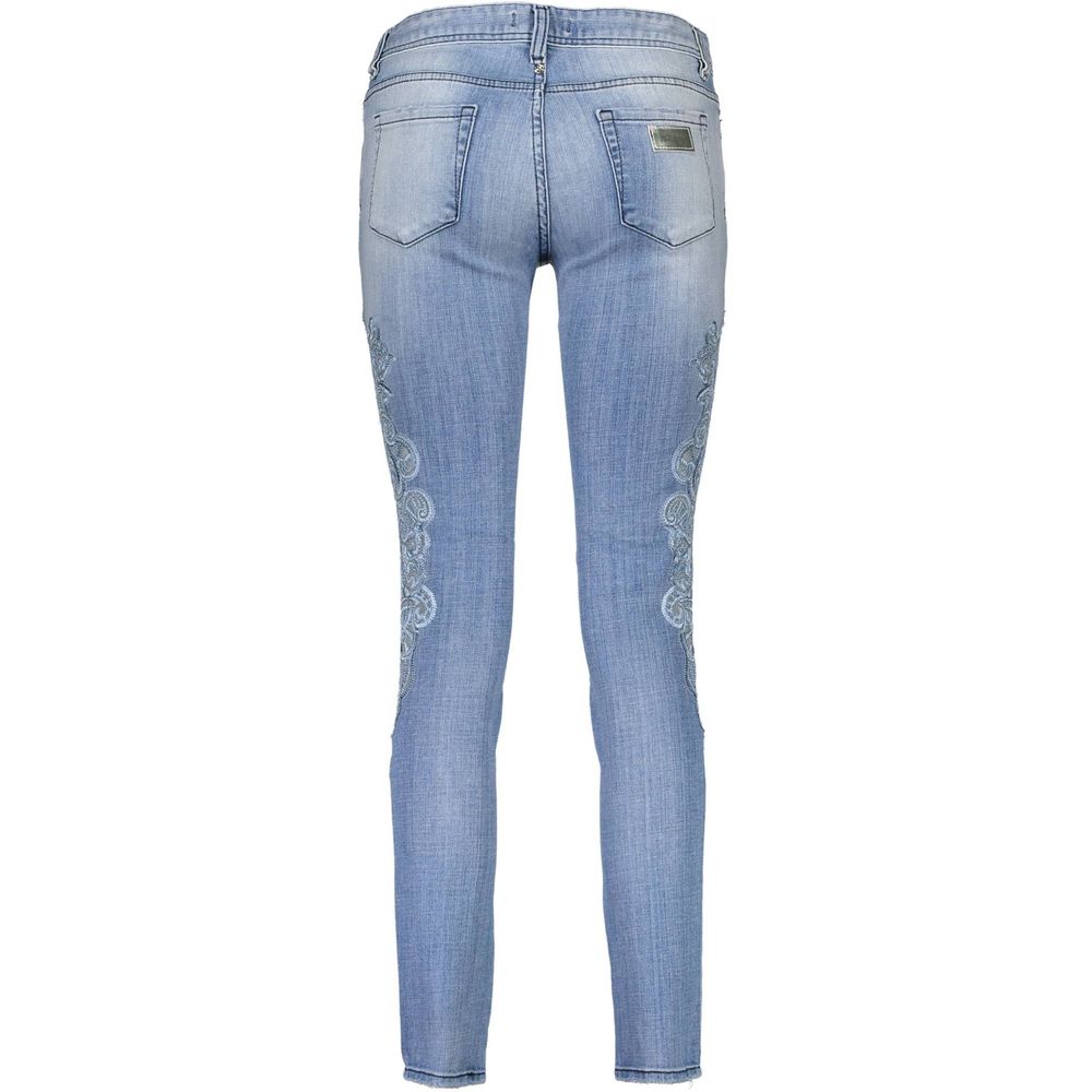 Jeans by Just Cavalli for women in stretch denim cotton azzurro features a refined silhouette with a refined skinny, defined by a and a refined long for a refined finish.