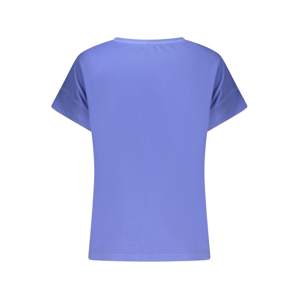 T-Shirt by North Sails for women in cotton blue & print features an on trend silhouette, perfectly showcasing a on trend and wide-neck neckline for an elevated aesthetic.