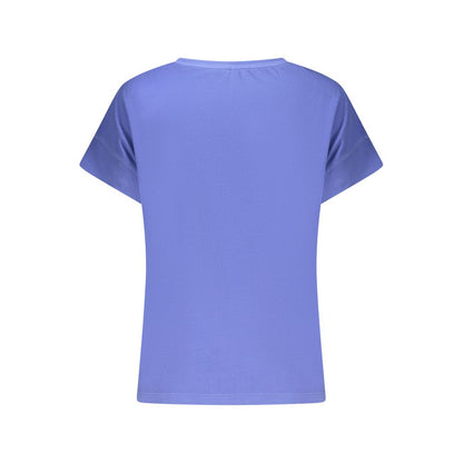 T-Shirt by North Sails for women in cotton blue & print features an on trend silhouette, perfectly showcasing a on trend and wide-neck neckline for an elevated aesthetic.