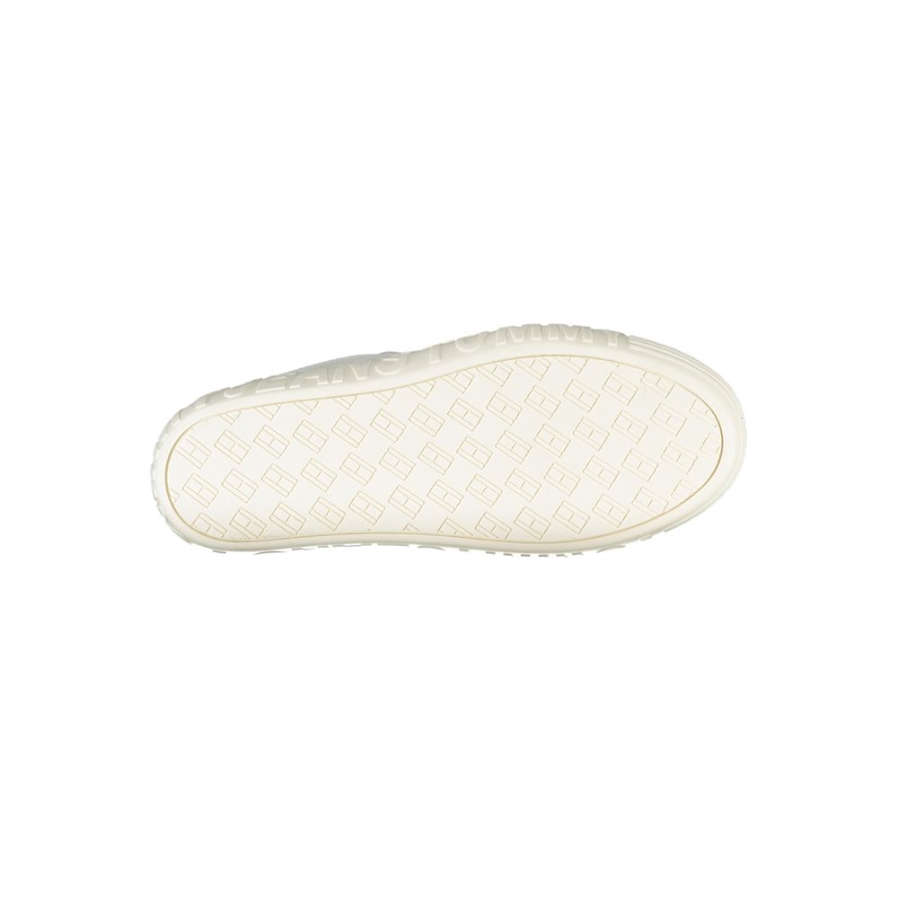 Sneakers by Tommy Hilfiger for women in polyester polyethylene leather white presents a sumptuous silhouette as Women's Casual Polyester Polyethylene Leather Sneakers, expertly defined by a sumptuous casual style for a sumptuous, high-fashion look.