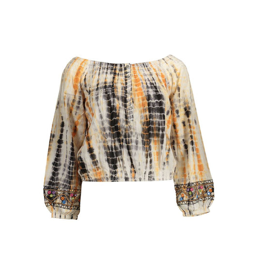 T-Shirt by Desigual for women in cotton beige features an on trend silhouette, perfectly showcasing a on trend and for an elevated aesthetic.