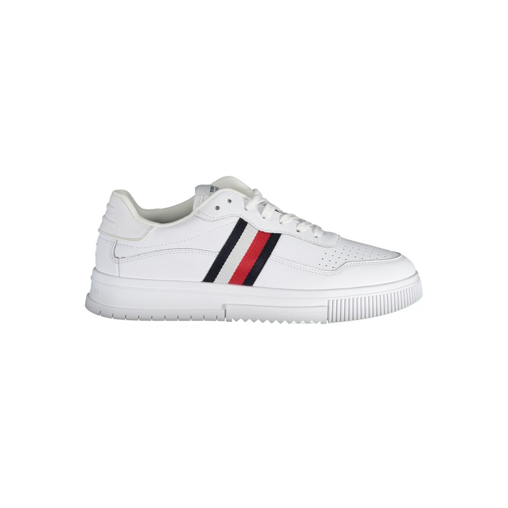 Sneakers by Tommy Hilfiger for men in polyester polyethylene leather white features a sumptuous design, perfectly showcasing the sumptuous fashion style of this Men's Fashion Polyester Polyethylene Leather Sneakers.