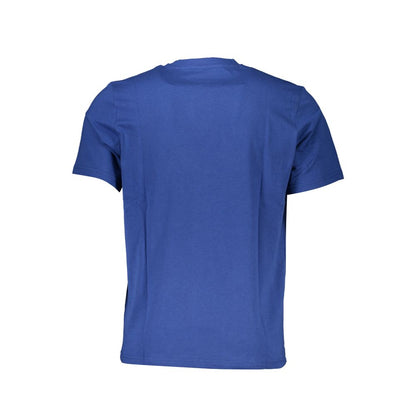 T-Shirt by North Sails for men in cotton blue & print showcases a dramatic silhouette, elegantly detailed with a dramatic and for a truly dramatic finish.