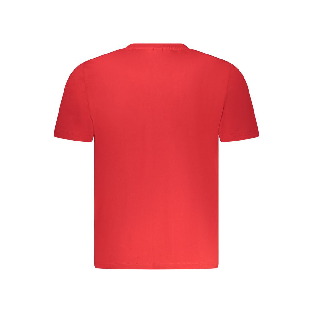 T-Shirt by North Sails for men in cotton red & print features a plush silhouette, showcasing a sophisticated and for a truly plush finish.