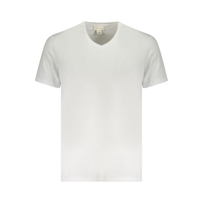 T-Shirt by Calvin Klein for men in cotton white features an on trend silhouette, perfectly showcasing a on trend and v-neck neckline for an elevated aesthetic.