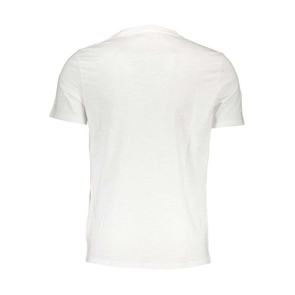 T-Shirt by Guess Jeans for men in organic cotton white features a plush silhouette, showcasing a sophisticated and for a truly plush finish.
