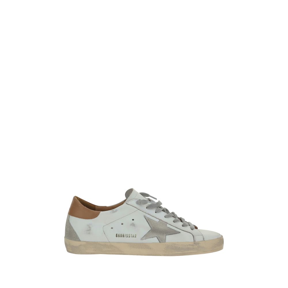 Sneakers by Golden Goose for men in bos taurus calf leather white & signature features an sumptuous design from the Star Men's Low Top Bos Taurus Calf Leather Sneakers collection, highlighting a sumptuous low-top style for a premium, high-fashion look.