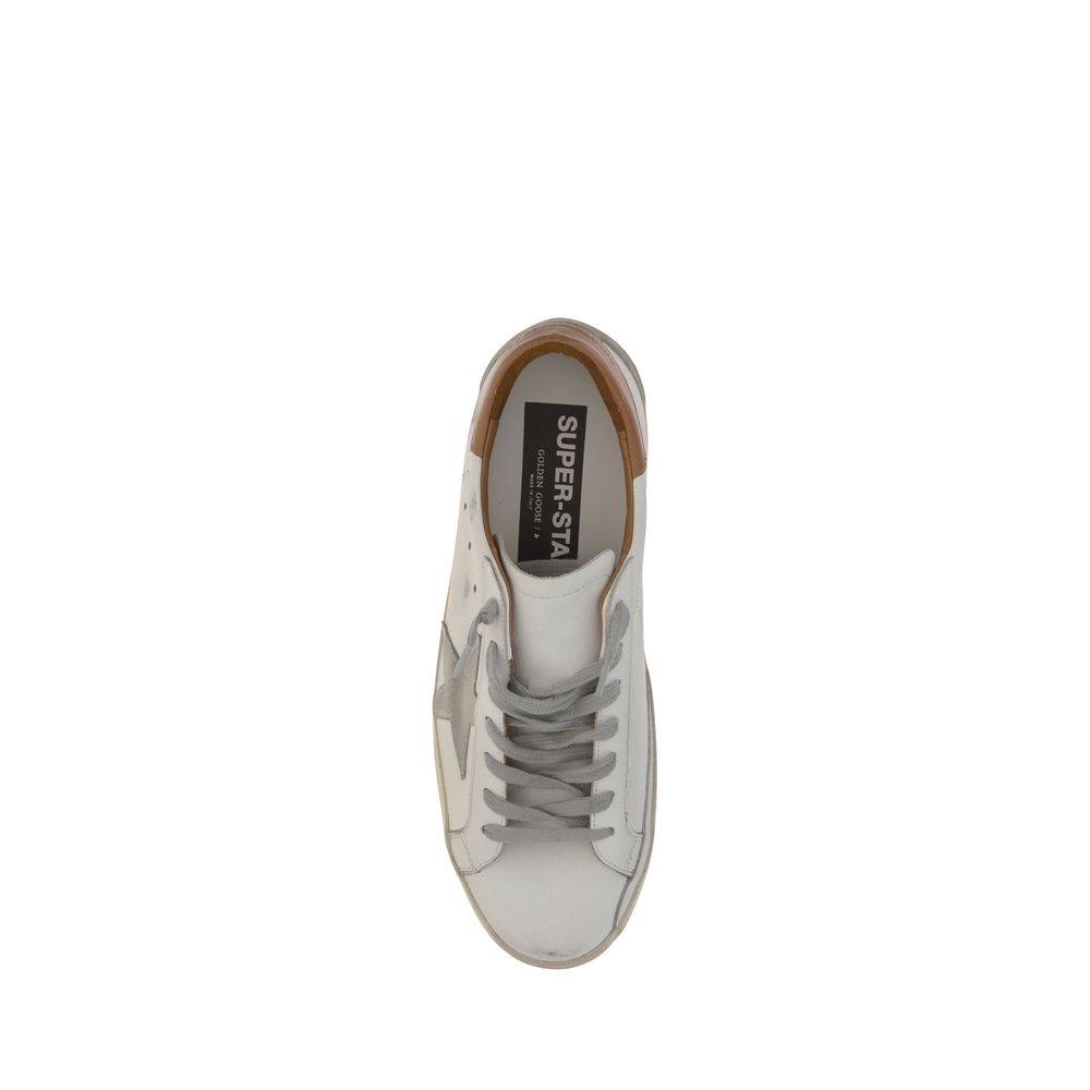 Sneakers by Golden Goose for men in bos taurus calf leather white & signature presents a sumptuous silhouette from the Star Men's Low Top Bos Taurus Calf Leather Sneakers collection, showcasing a sumptuous low-top style for an elevated aesthetic.