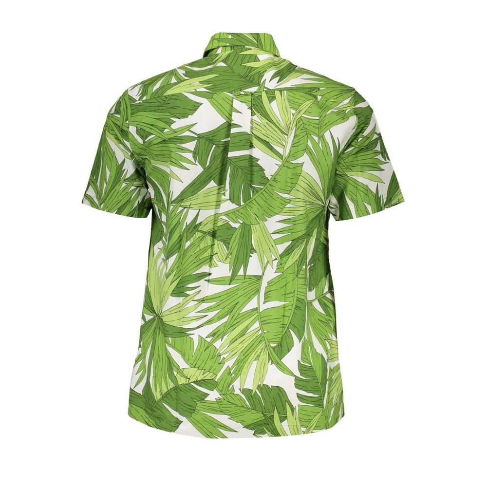 Shirt by Gant for men in organic cotton green features an architectural silhouette with a refined and elegant for a architectural look.