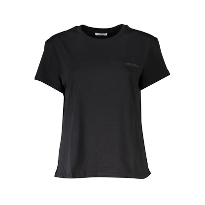 T-Shirt by Patrizia Pepe for women in organic cotton black & print showcases a dramatic silhouette, elegantly detailed with a dramatic crew neckline and short-sleeve for a truly dramatic finish.
