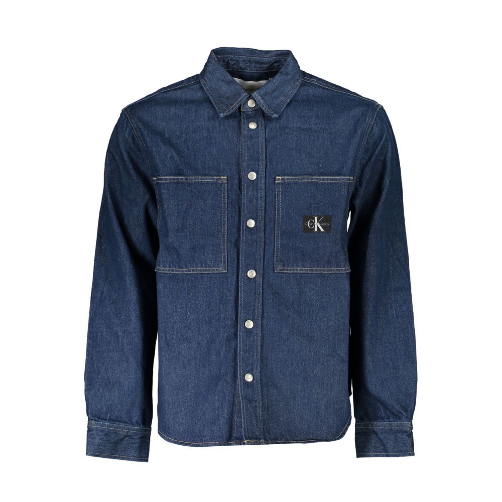Jacket by Calvin Klein for men in denim cotton blue presents a impeccable silhouette, showcasing distinct pockets and a impeccable for a sophisticated finish.