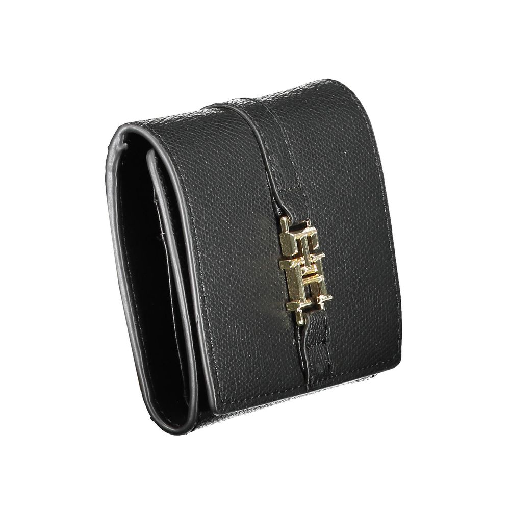 Cardholder Wallet by Tommy Hilfiger for women in polyethylene black presents a streamlined silhouette, showcasing the sophisticated design of the Polyethylene Cardholder Wallet collection with functional card-organization coin-purse.