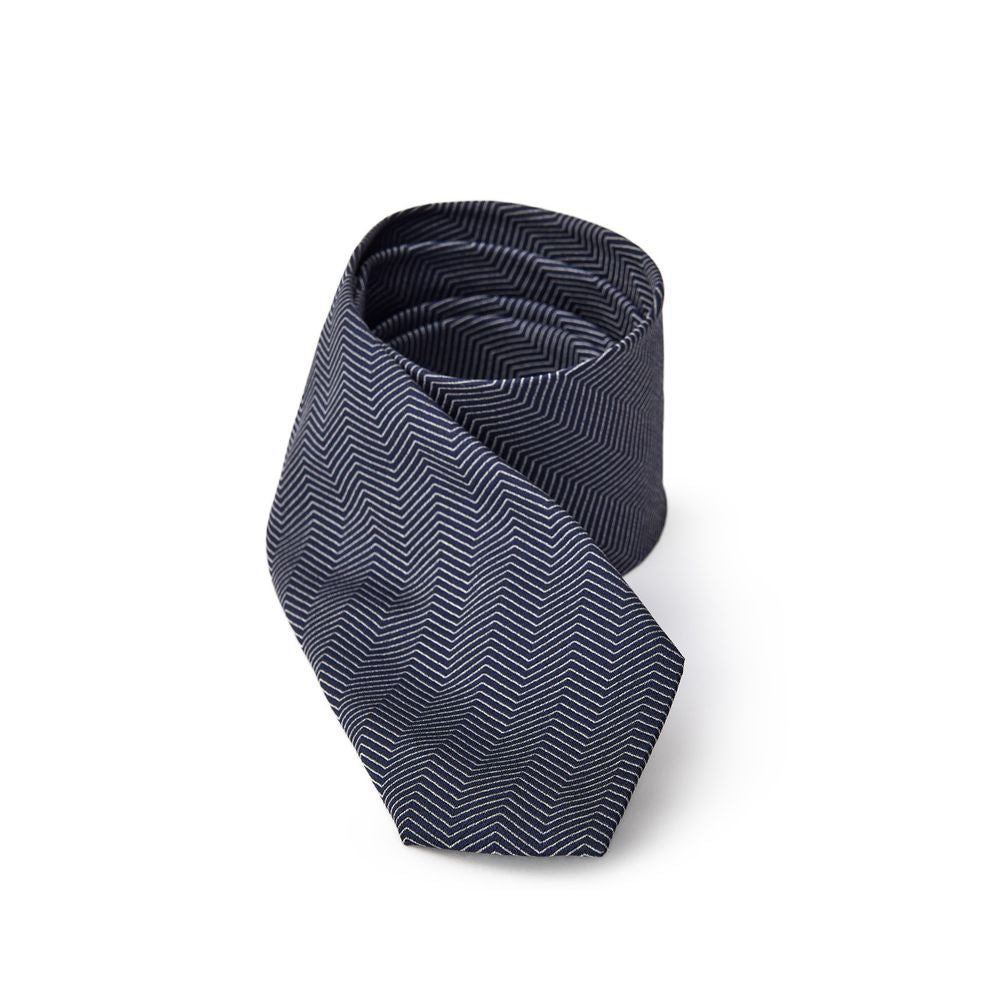 Necktie by Jil Sander for men in silk blue, print & striped features an effortlessly chic silhouette, showcasing a sophisticated effortlessly chic finish from the signature Silk Necktie collection.