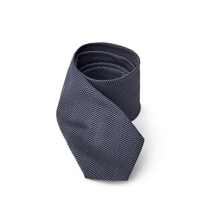 Necktie by Jil Sander for men in silk blue, print & striped features an effortlessly chic silhouette, showcasing a sophisticated effortlessly chic finish from the signature Silk Necktie collection.