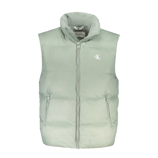 This Jacket by Calvin Klein for men in polyamide & polyester green & print showcases a magnificent silhouette, meticulously crafted with a distinctive and functional pockets for a magnificent finish.