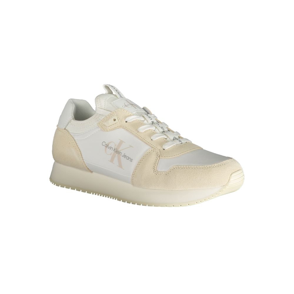 Sneakers by Calvin Klein for men in polyester white presents a sumptuous silhouette as Men's Fashion Polyester Sneakers, expertly defined by a sumptuous fashion style for a sumptuous, high-fashion look.