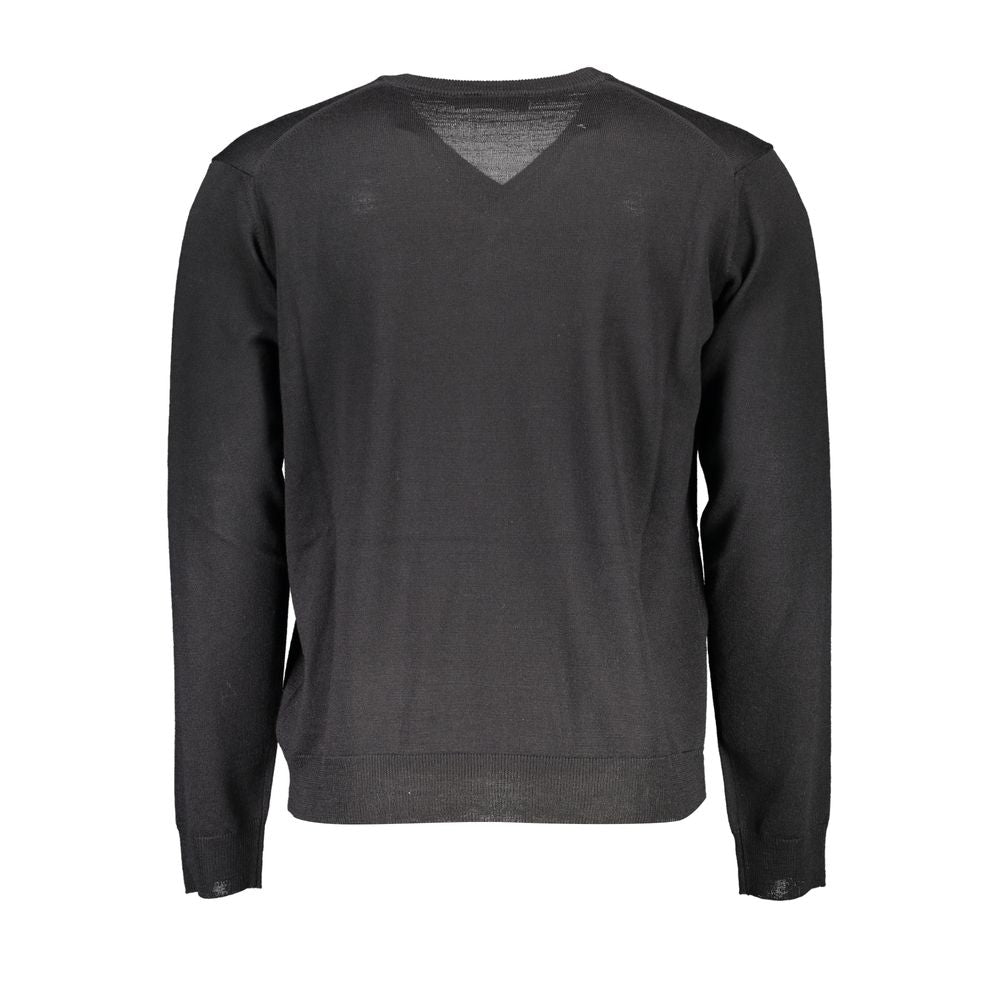Sweatshirt by Romeo Gigli for men in lana wool black features an provocated silhouette, detailed with a provocated and a refined for a sophisticated aesthetic.