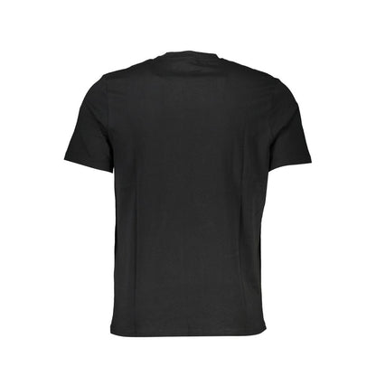 T-Shirt by North Sails for men in cotton black & print features an on trend silhouette, perfectly showcasing a on trend and crew neckline for an elevated aesthetic.