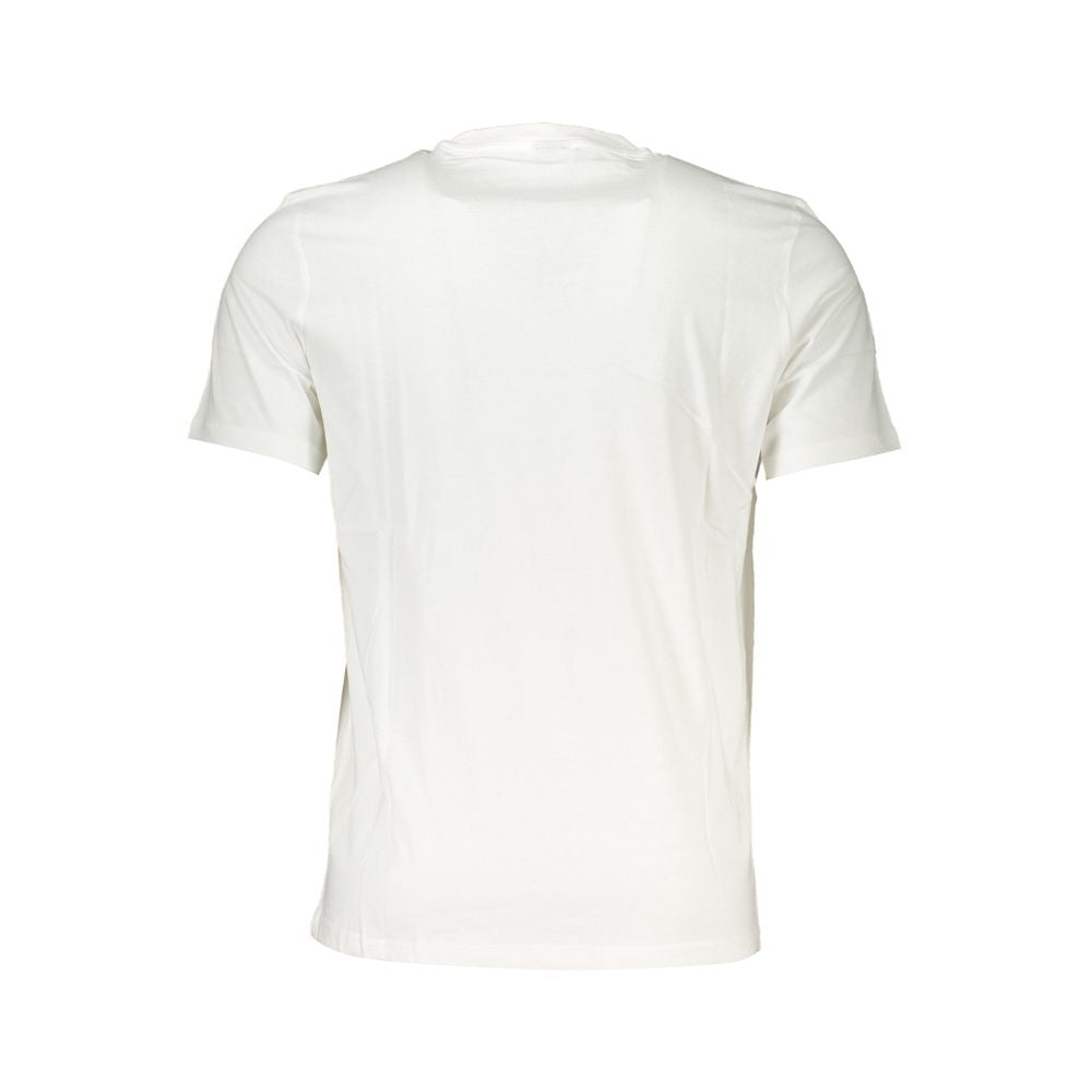 T-Shirt by North Sails for men in cotton white & print showcases a chic silhouette, artfully detailed with a chic and for a chic finish.