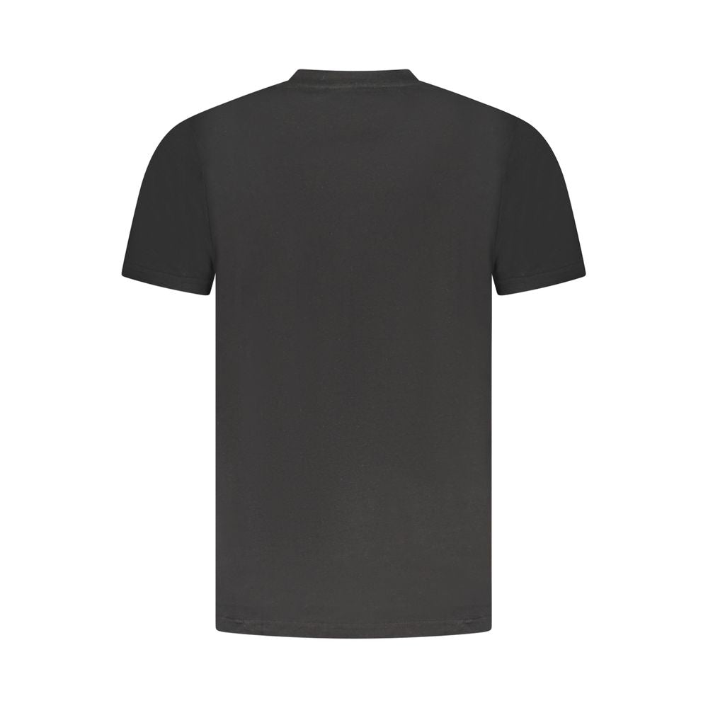T-Shirt by Cavalli Class for men in cotton black & print showcases a dramatic silhouette, elegantly detailed with a dramatic and for a truly dramatic finish.
