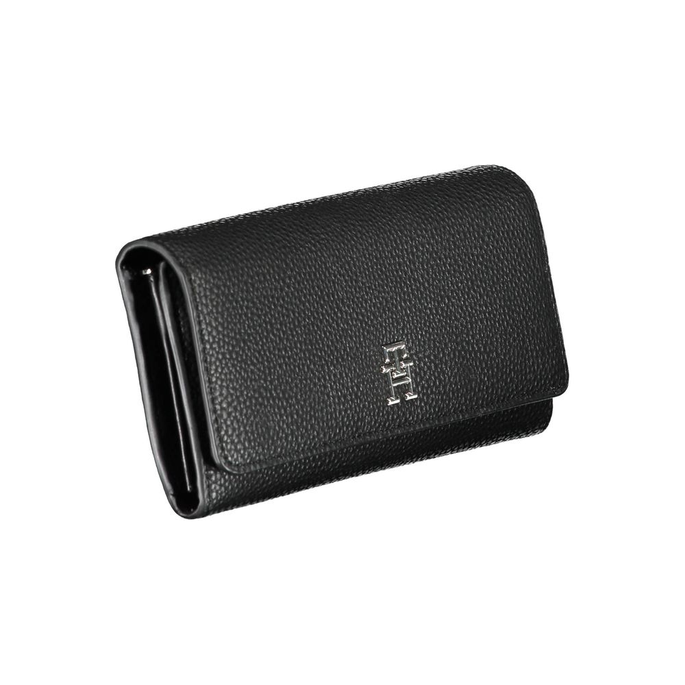 Cardholder Wallet by Tommy Hilfiger for women in polyethylene faux leather black presents a architectural silhouette from the Polyethylene Faux Leather Cardholder Wallet collection, showcasing architectural card-organization coin-purse for a architectural finish.
