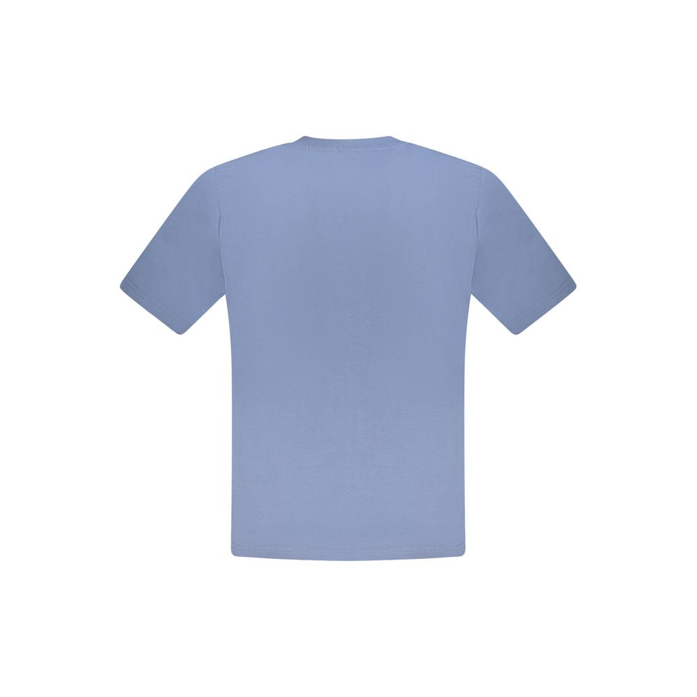 T-Shirt by North Sails for men in cotton blue & print showcases a dramatic silhouette, elegantly detailed with a dramatic and for a truly dramatic finish.