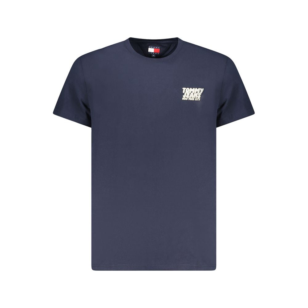T-Shirt by Tommy Hilfiger for men in cotton blue features an edgy silhouette, meticulously detailed with a sophisticated short-sleeve and crew neckline for a truly edgy finish.