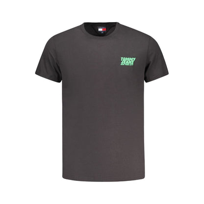 T-Shirt by Tommy Hilfiger for men in cotton black features an on trend silhouette, perfectly showcasing a on trend short-sleeve and for an elevated aesthetic.